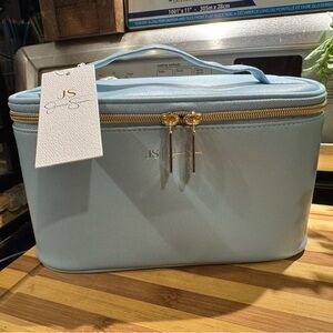 Jessica Simpson makeup bag• Cosmetic Bag Train Cade Powder Blue Travel Bag